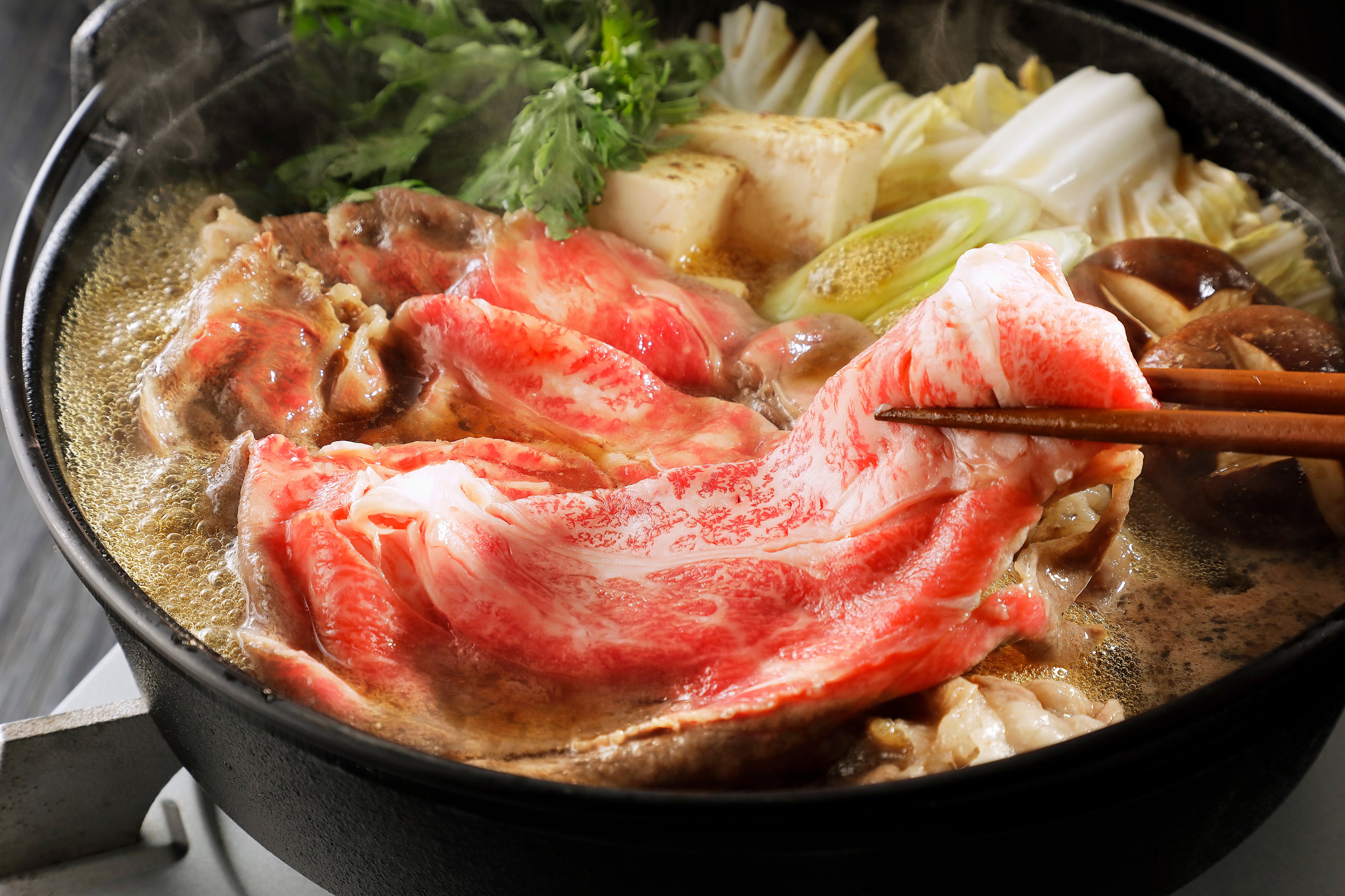 十勝ナイタイ和牛 肩ロースすき焼き用(化粧箱入)