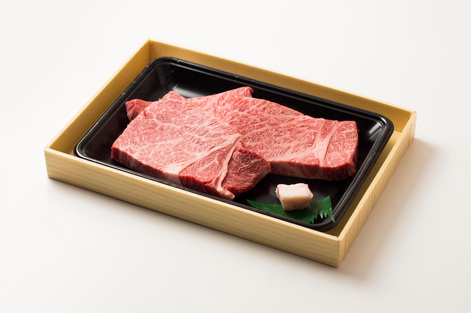 十勝ナイタイ和牛 肩ロースステーキ (化粧箱入)