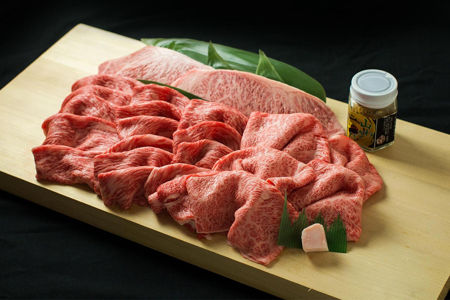 十勝ナイタイ和牛 ステーキとすき焼きの玉手箱 (化粧箱入)